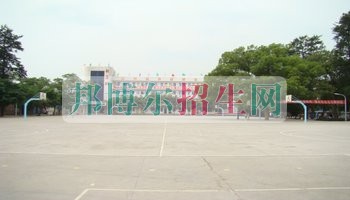 瀘縣建筑職業(yè)中專學(xué)校2016年報(bào)名條件、招生對(duì)象