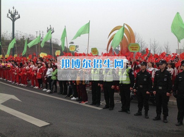 四川省宜賓市南溪區(qū)職業(yè)高級中學(xué)校學(xué)前教育齊拉練，共踏春風(fēng)迎春景