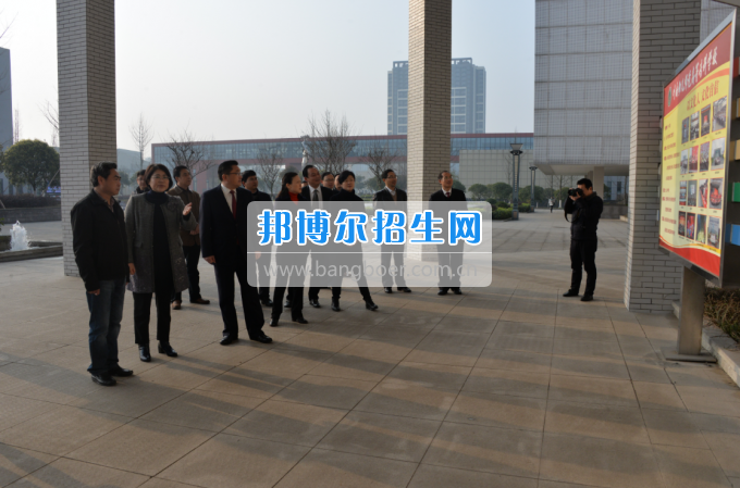 川南幼兒師范高等?？茖W校迎接隆昌縣創(chuàng)建第四屆省級文明城市測評組考評