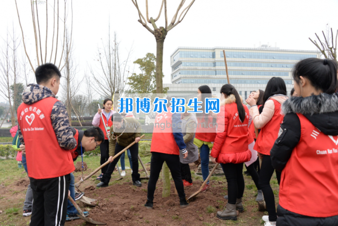 川南幼兒師范高等?？茖W校開展“感恩”主題教育活動培養(yǎng)學生良好道德品質