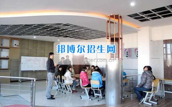 成都建筑裝飾工程技術(shù)什么時間招生