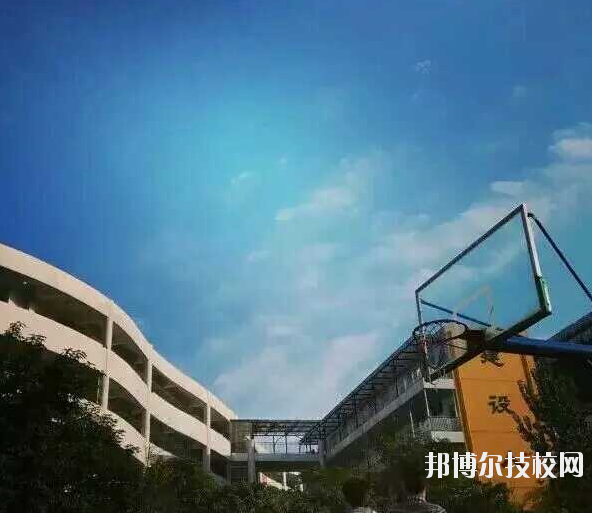 成都建筑職業(yè)中專校2