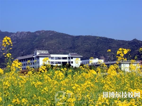 樂清市雁蕩山旅游學校2020年報名條件、招生要求、招生對象