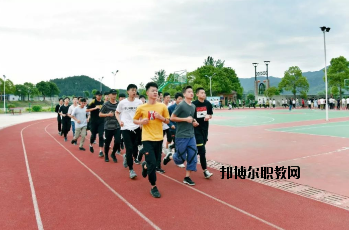 九江廬山西海藝術(shù)學(xué)校2020年報(bào)名條件、招生要求、招生對(duì)象