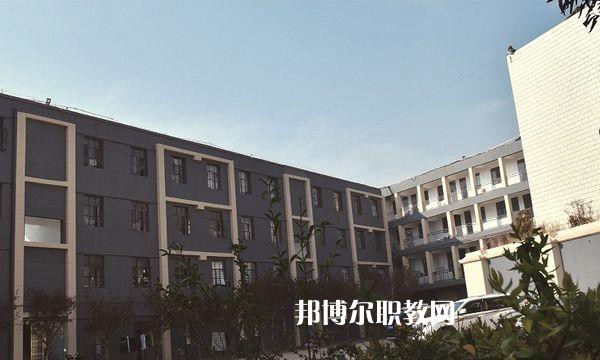 云南冶金高級(jí)技工學(xué)校2021年宿報(bào)名條件、招生要求、招生對(duì)象