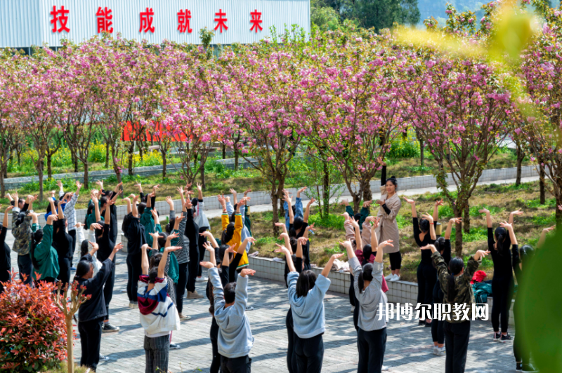 重慶彭水縣職業(yè)教育中心2022年報(bào)名條件、招生要求、招生對(duì)象