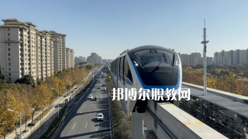 蘭州2022年中專軌道交通學(xué)?？即髮? width=