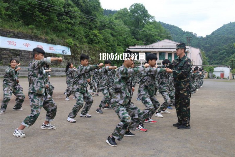 達州百島湖職業(yè)技術(shù)學(xué)校2022年報名條件、招生要求、招生對象