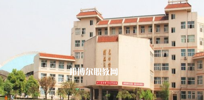 成都中醫(yī)藥大學(xué)附屬學(xué)校龍泉校區(qū)2022年報(bào)名條件、招生要求、招生對(duì)象