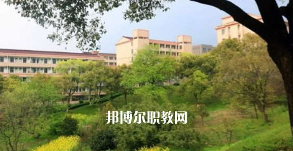 江蘇省宜興中等專業(yè)學校地址在哪里，哪個地區(qū)，哪個城市?