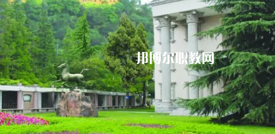 2023南通市旅游中等專業(yè)學校多少錢 南通市旅游中等專業(yè)學校各專業(yè)學費收費標準