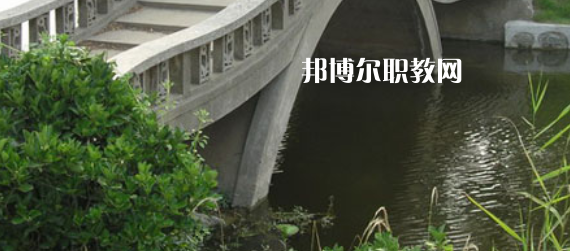 淮安市洪澤區(qū)技工學校地址在哪里，哪個地區(qū)，哪個城市?