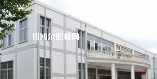 江蘇省金湖中等專業(yè)學(xué)校地址在哪里，哪個地區(qū)，哪個城市?