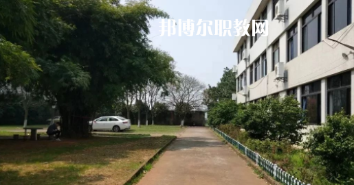 蘭溪市第六中學地址在哪里，哪個地區(qū)，哪個城市?