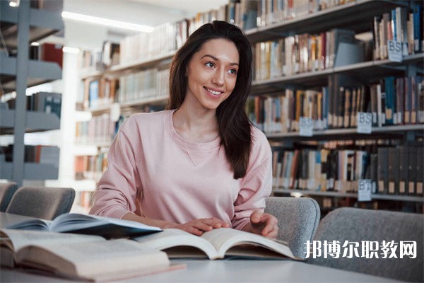 廣東哪里的技工學校能讀美容美發(fā)與造型(美容與美體)專業(yè)