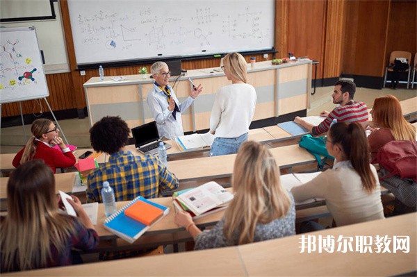 四川哪里的中職學(xué)校能讀旅游管理與時(shí)裝表演專(zhuān)業(yè)